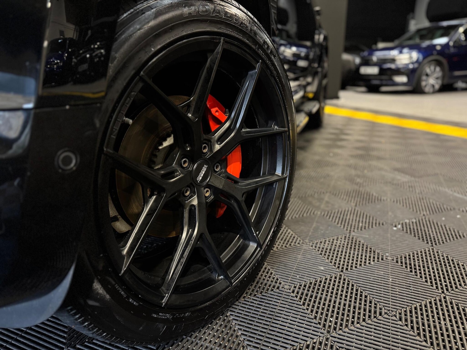 Used Land Rover Defender 110 for sale - 76965196: Photo 2