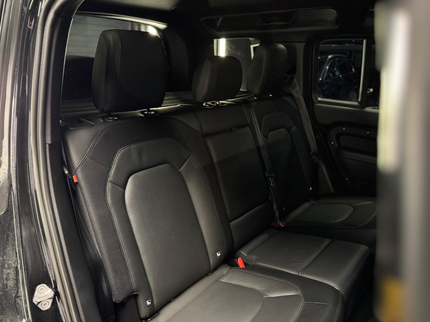 Used Land Rover Defender 110 for sale - 76965196: Photo 21