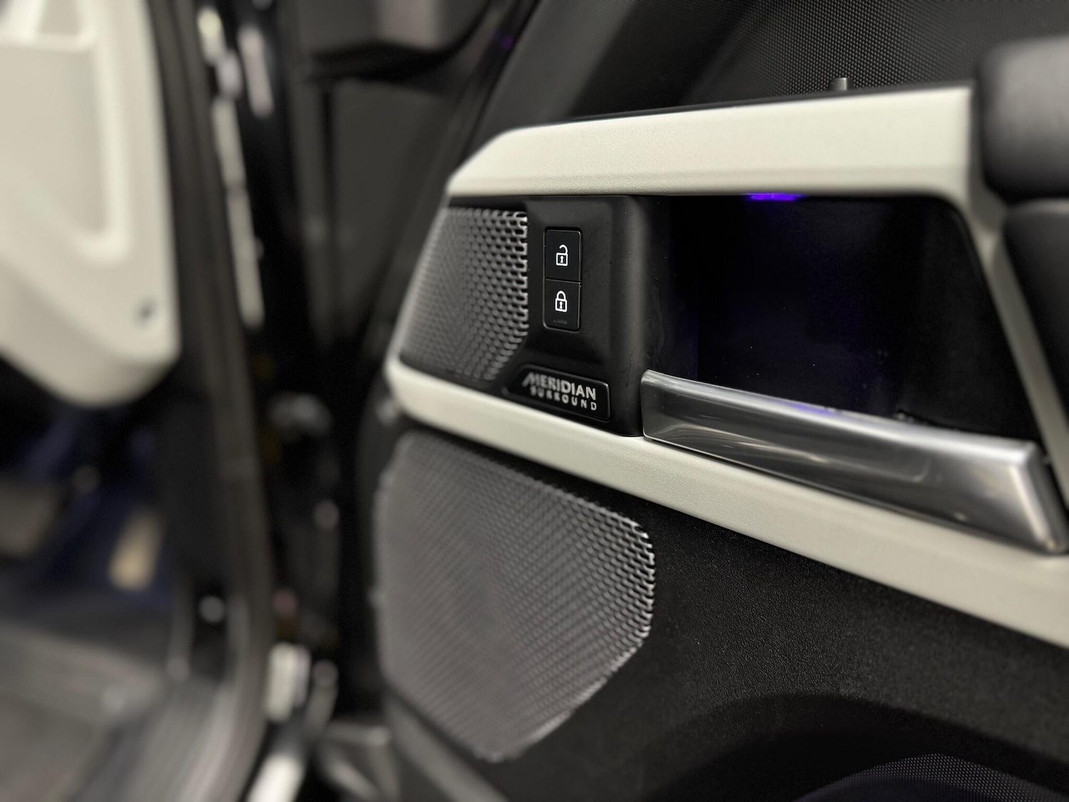 Used Land Rover Defender 110 for sale - 76965196: Photo 27