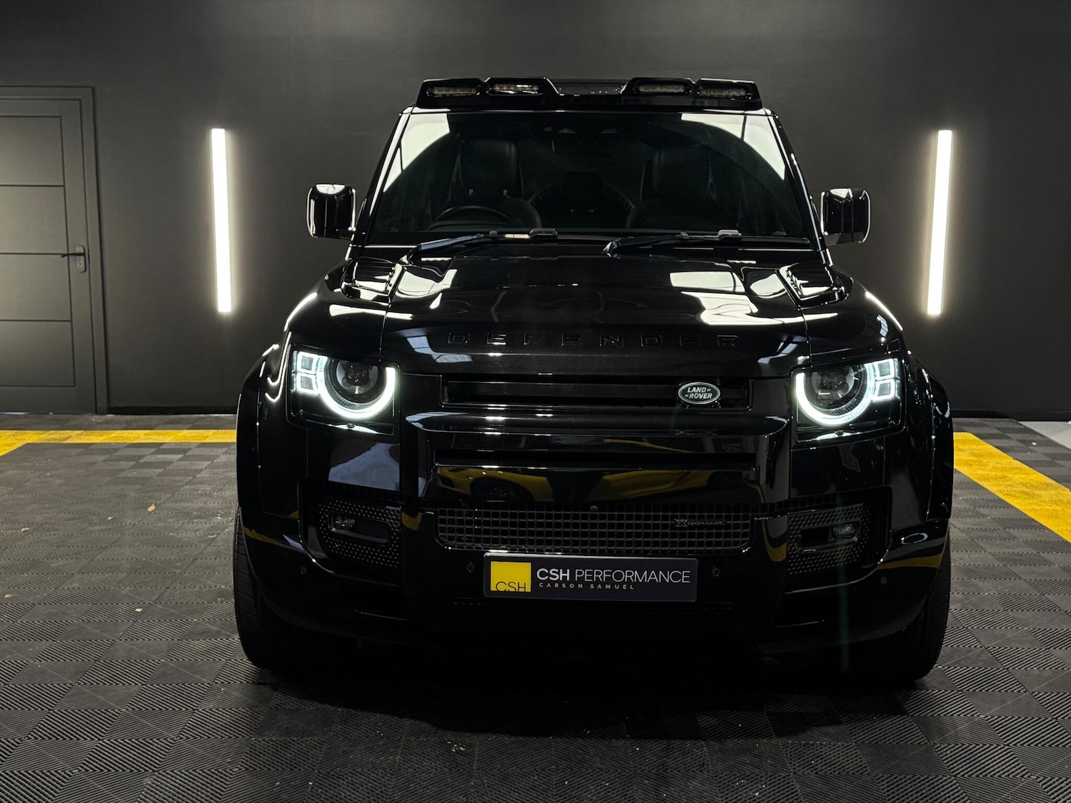 Used Land Rover Defender 110 for sale - 76965196: Photo 3