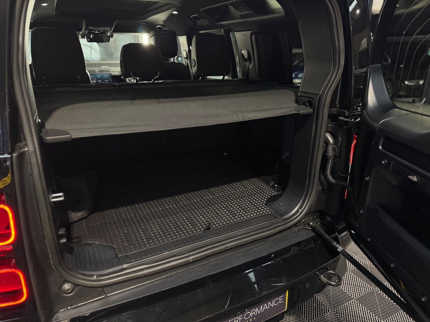 Used Land Rover Defender 110 for sale - 76965196: Photo 30