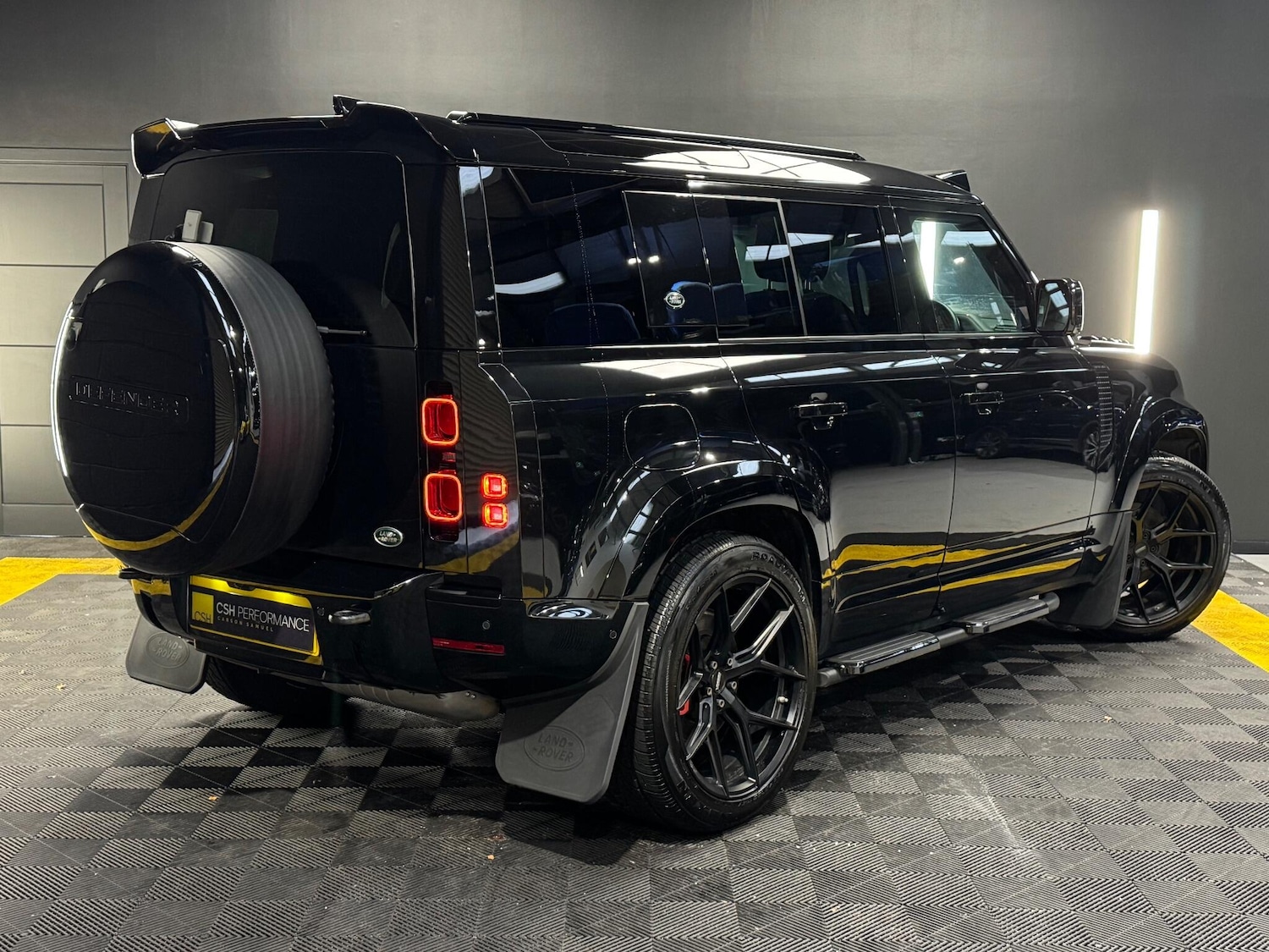 Used Land Rover Defender 110 for sale - 76965196: Photo 7