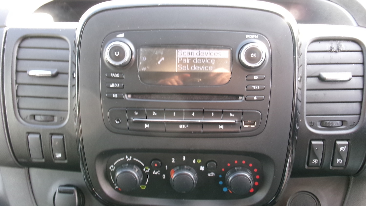 Used Vauxhall Vivaro 2016 for sale - 78045777: Photo 4