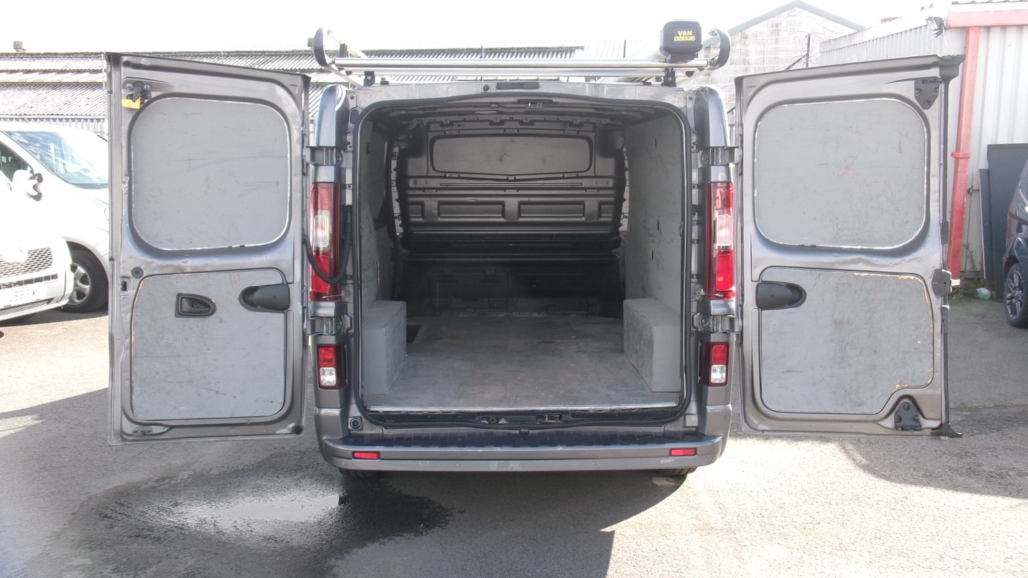 Used Vauxhall Vivaro 2016 for sale - 78045777: Photo 9