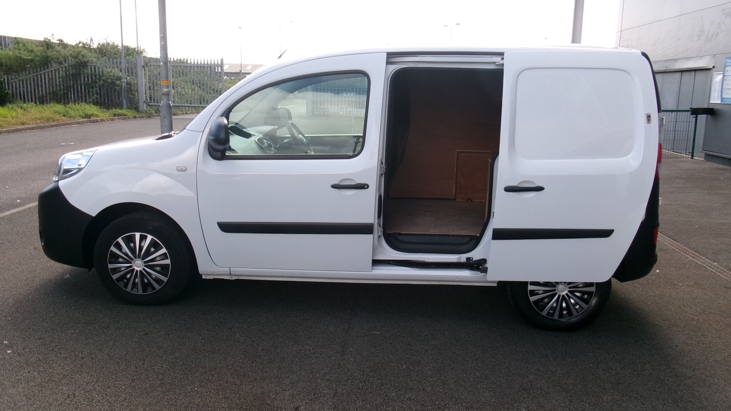 Used Renault Kangoo 2017 for sale - 78225987: Photo 12