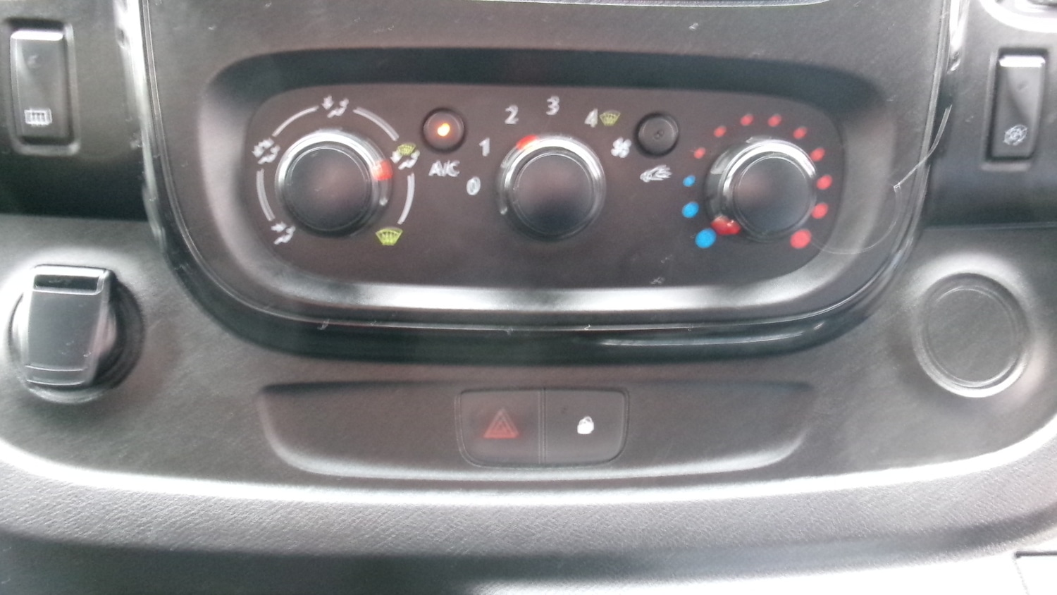 Used Vauxhall Vivaro 2018 for sale - 77198289: Photo 5