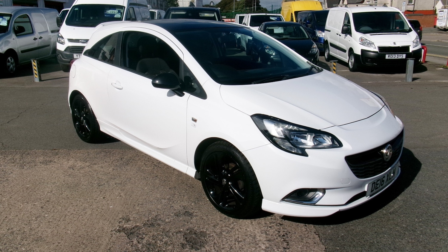 Used Vauxhall Corsa 2016 for sale - 76117237: Photo 2