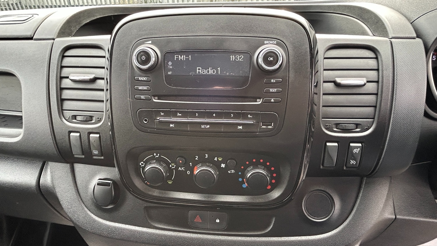 Used Vauxhall Vivaro 2016 for sale - 76321711: Photo 4