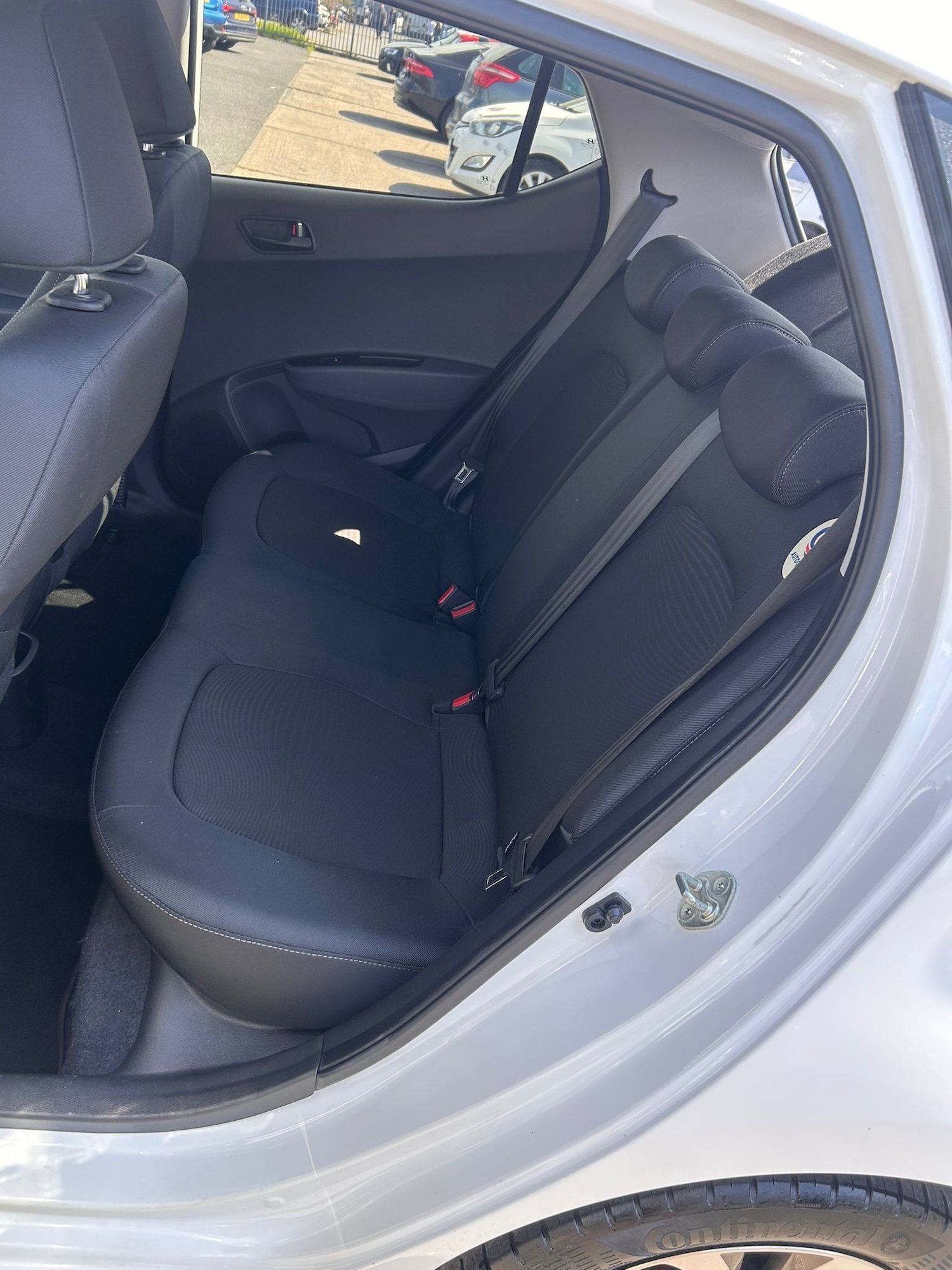 Used Hyundai i10 2019 for sale - 76413356: Photo 9