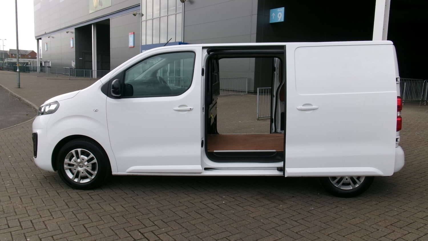 Used Vauxhall Vivaro 2021 for sale - 76302190: Photo 12