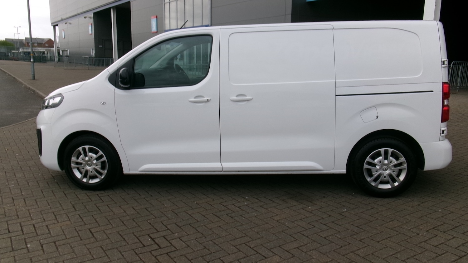 Used Vauxhall Vivaro 2021 for sale - 76302190: Photo 15