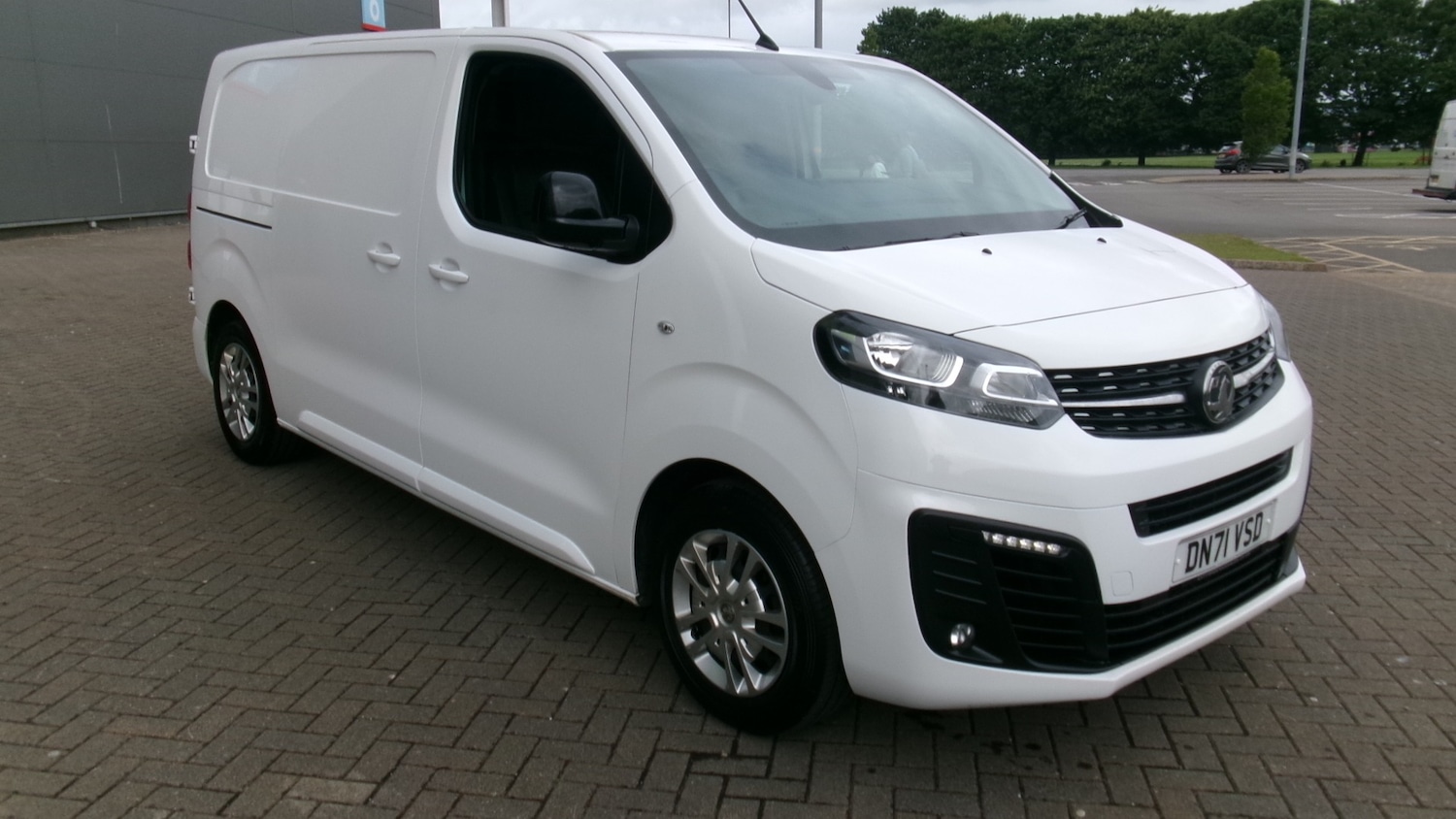 Used Vauxhall Vivaro 2021 for sale - 76302190: Photo 2