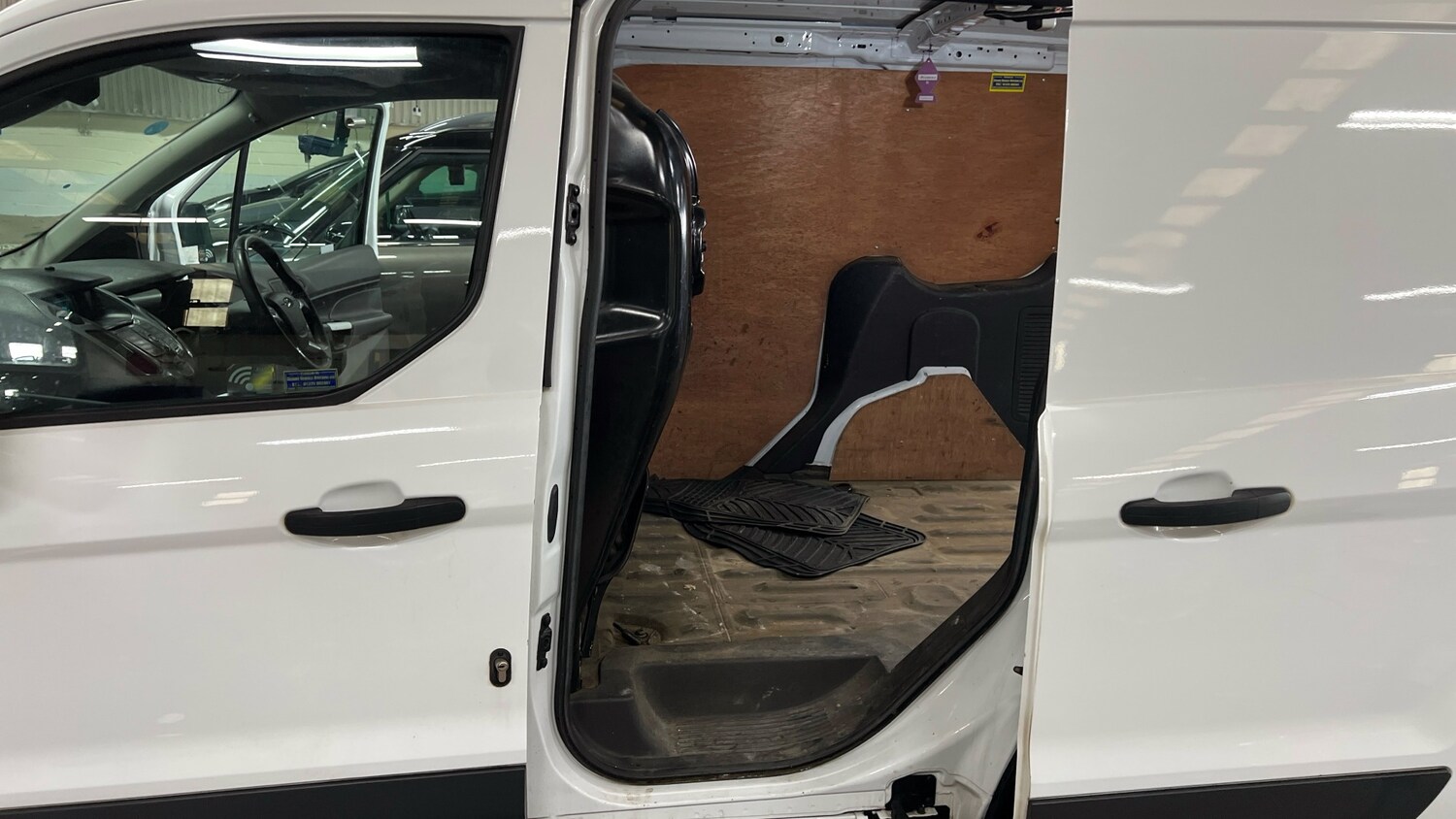 Used Ford Transit Connect 2017 for sale - 76682413: Photo 11