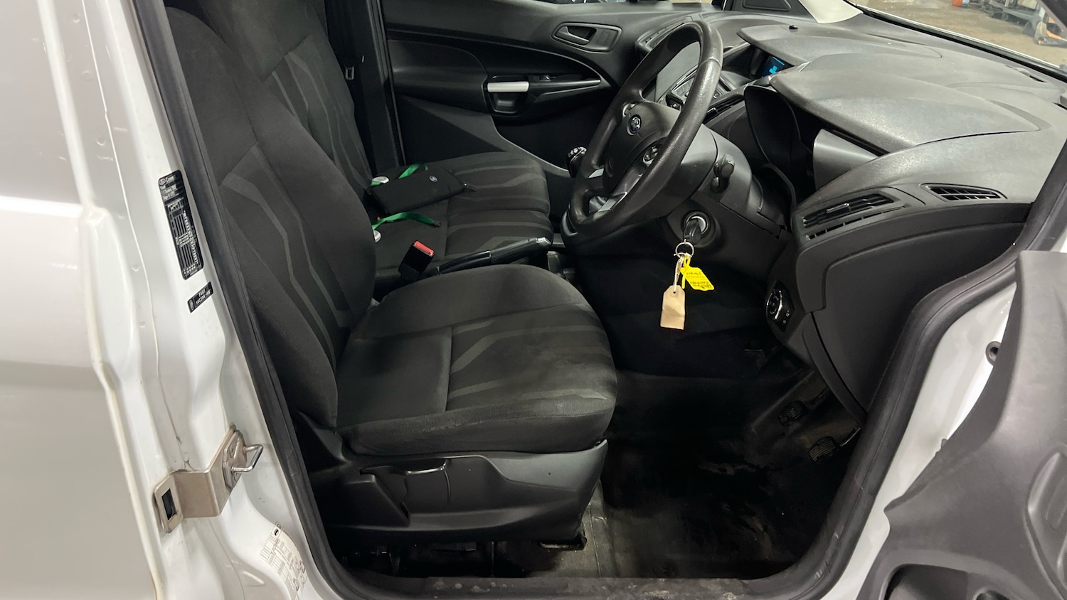 Used Ford Transit Connect 2017 for sale - 76682413: Photo 2