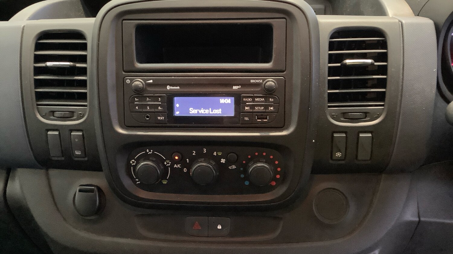 Used Vauxhall Vivaro 2017 for sale - 77650309: Photo 4