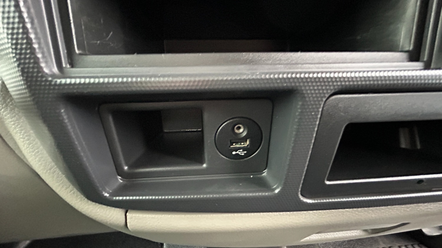 Used Nissan Cabstar 2016 for sale - 78045793: Photo 19