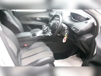 Used Peugeot 3008 2019 for sale - 75737153: Photo
