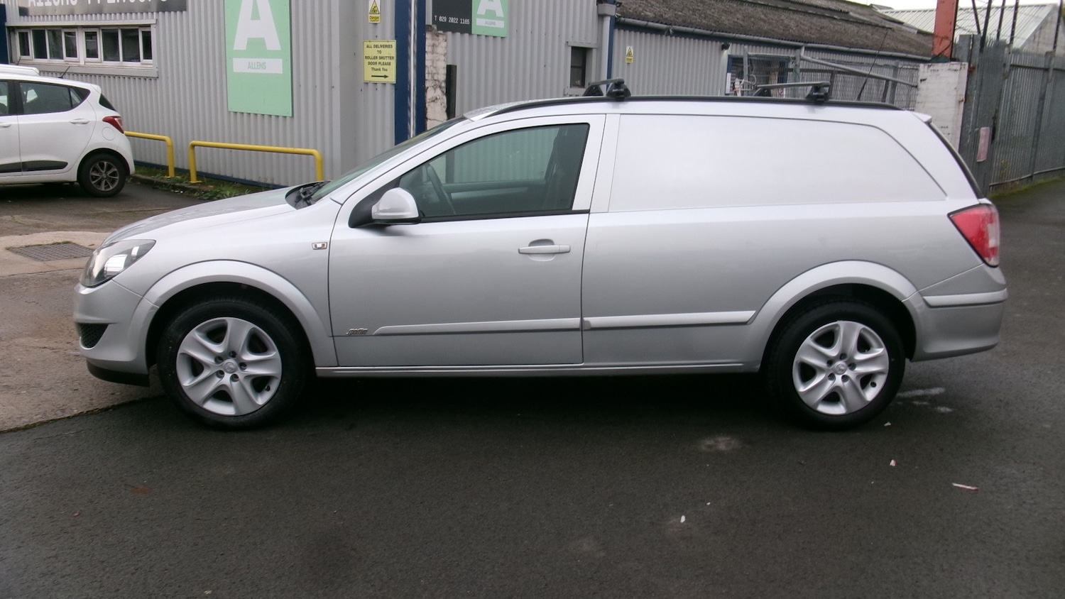 Used Vauxhall Astra Van 2012 for sale - 77337717: Photo 14