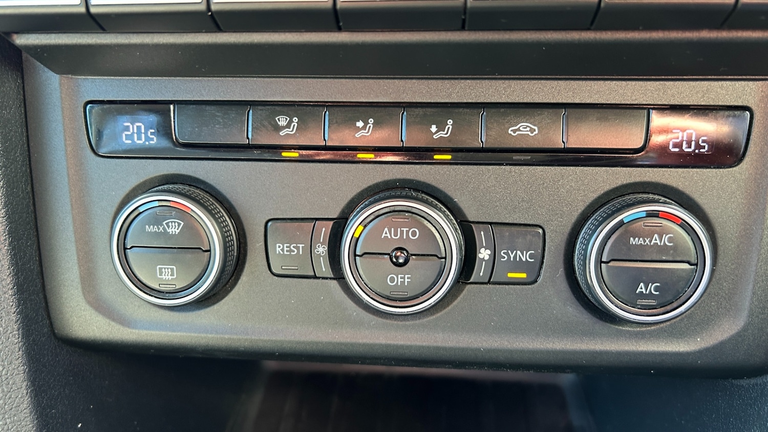 Used Volkswagen Amarok 2017 for sale - 77932571: Photo 19