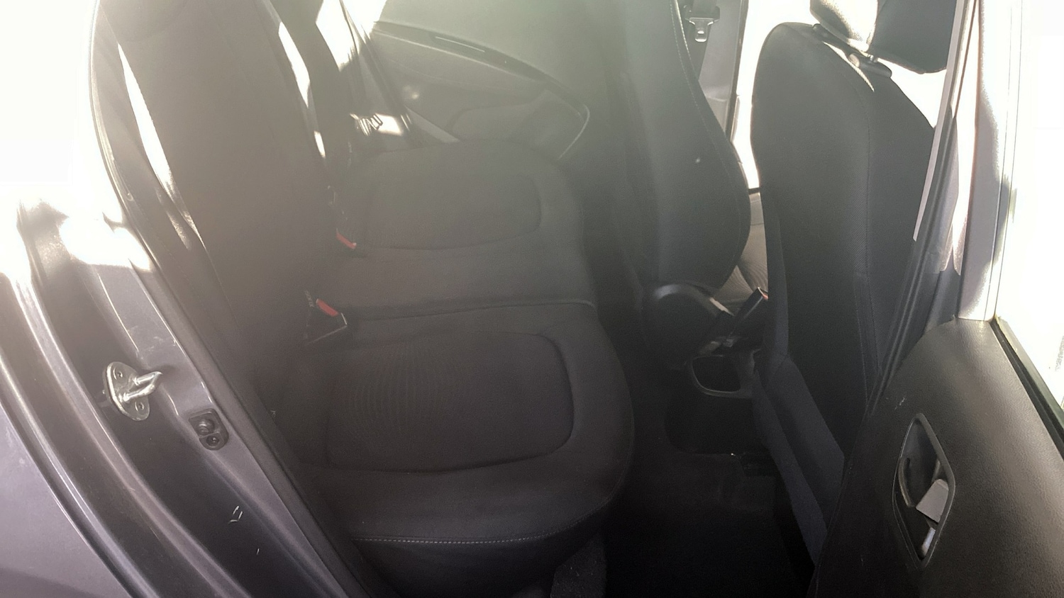 Used Hyundai i10 2017 for sale - 76626735: Photo 6