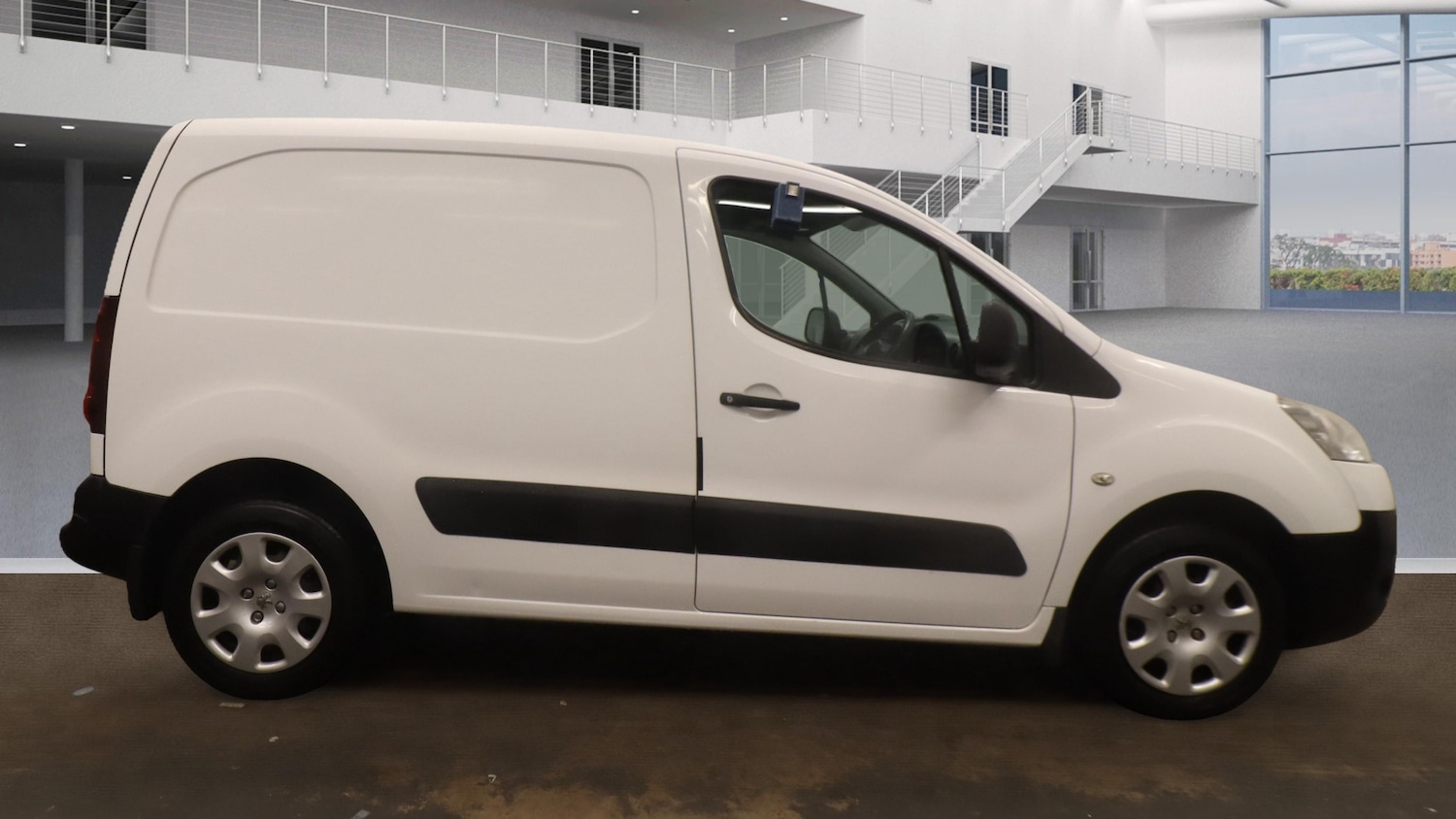 Used Peugeot Partner 2013 for sale - 76682386: Photo 11