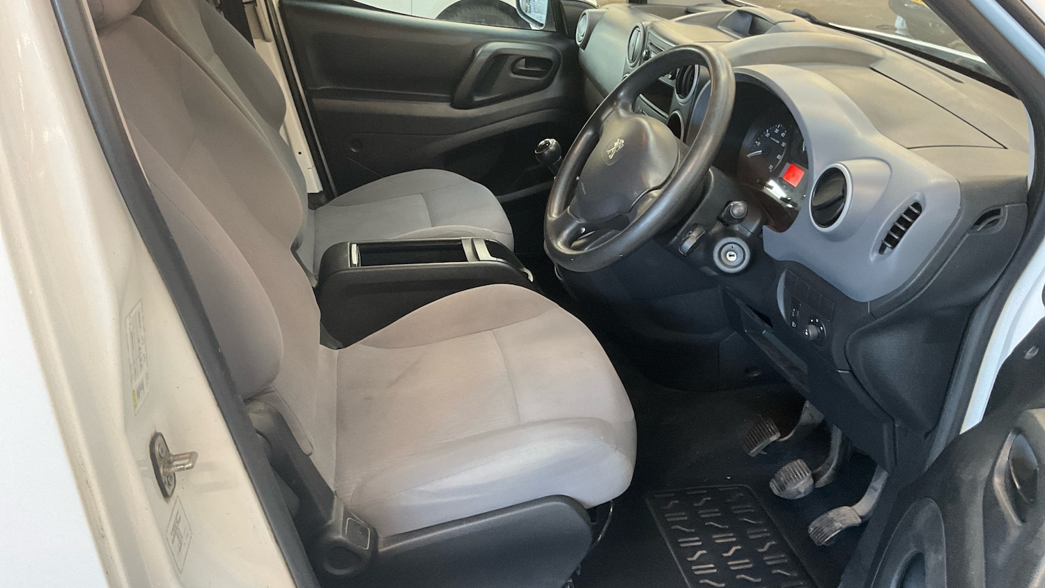 Used Peugeot Partner 2013 for sale - 76682386: Photo 3