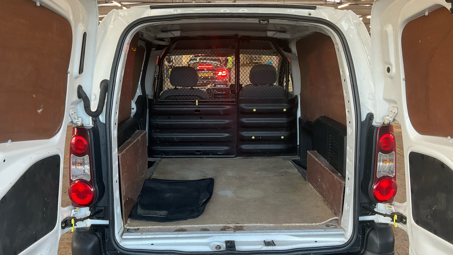 Used Peugeot Partner 2013 for sale - 76682386: Photo 7