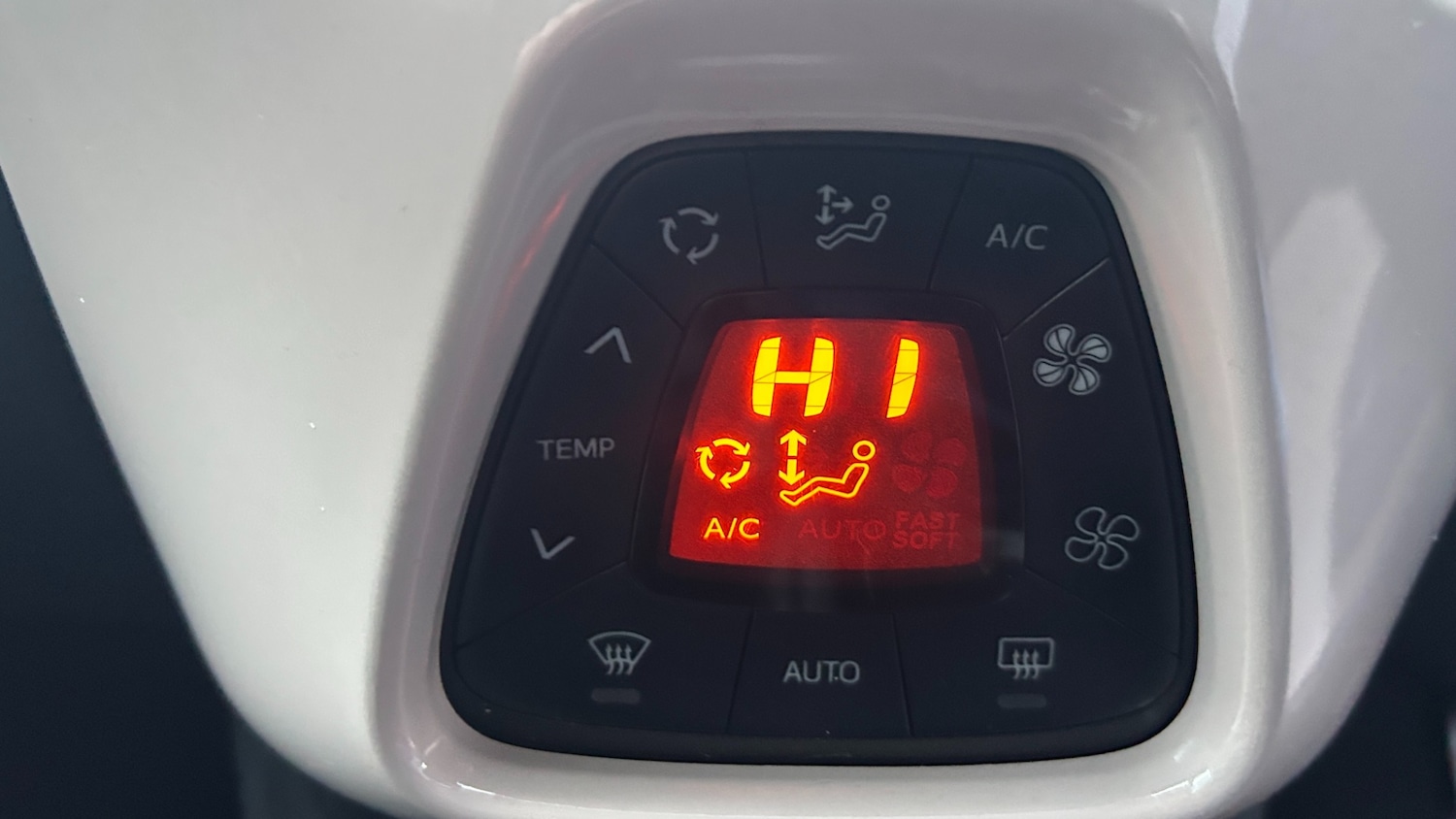 Used Citroen C1 2018 for sale - 76780421: Photo 7