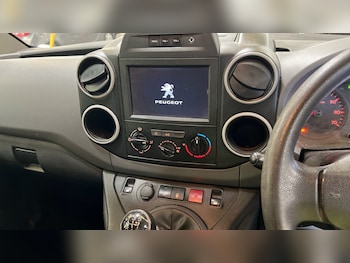 Used Peugeot Partner 2018 for sale - 79596367: Photo