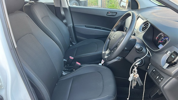 Used Hyundai i10 2019 for sale - 74663569: Photo 3