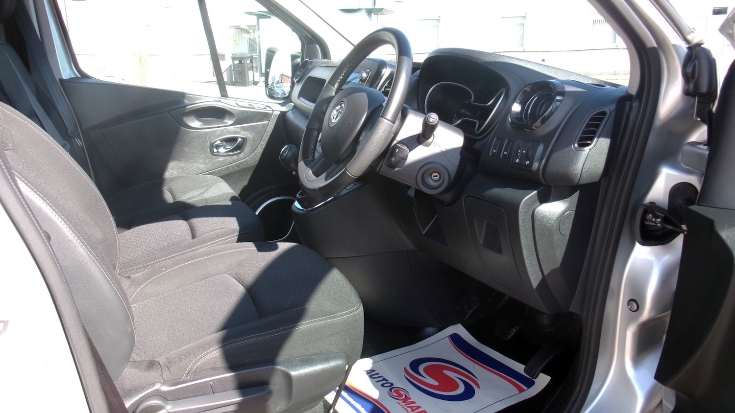 Used Vauxhall Vivaro 2020 for sale - 77337701: Photo 3