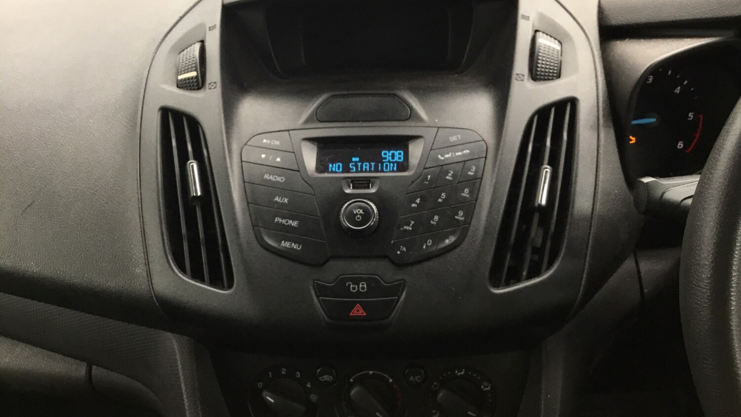 Used Ford Transit Connect 2018 for sale - 75872632: Photo 4