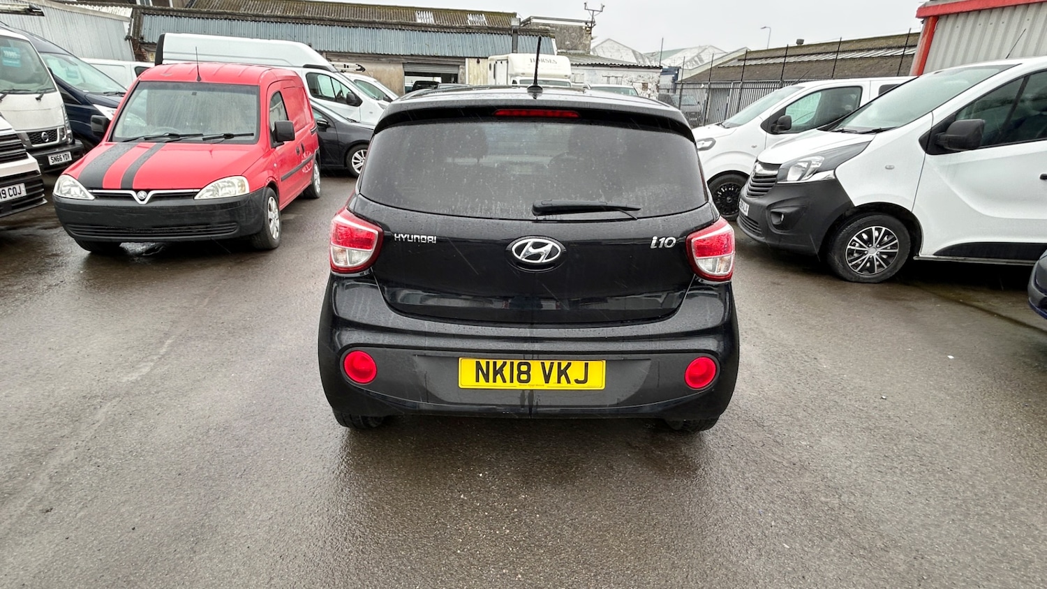 Used Hyundai i10 2018 for sale - 77904232: Photo 11
