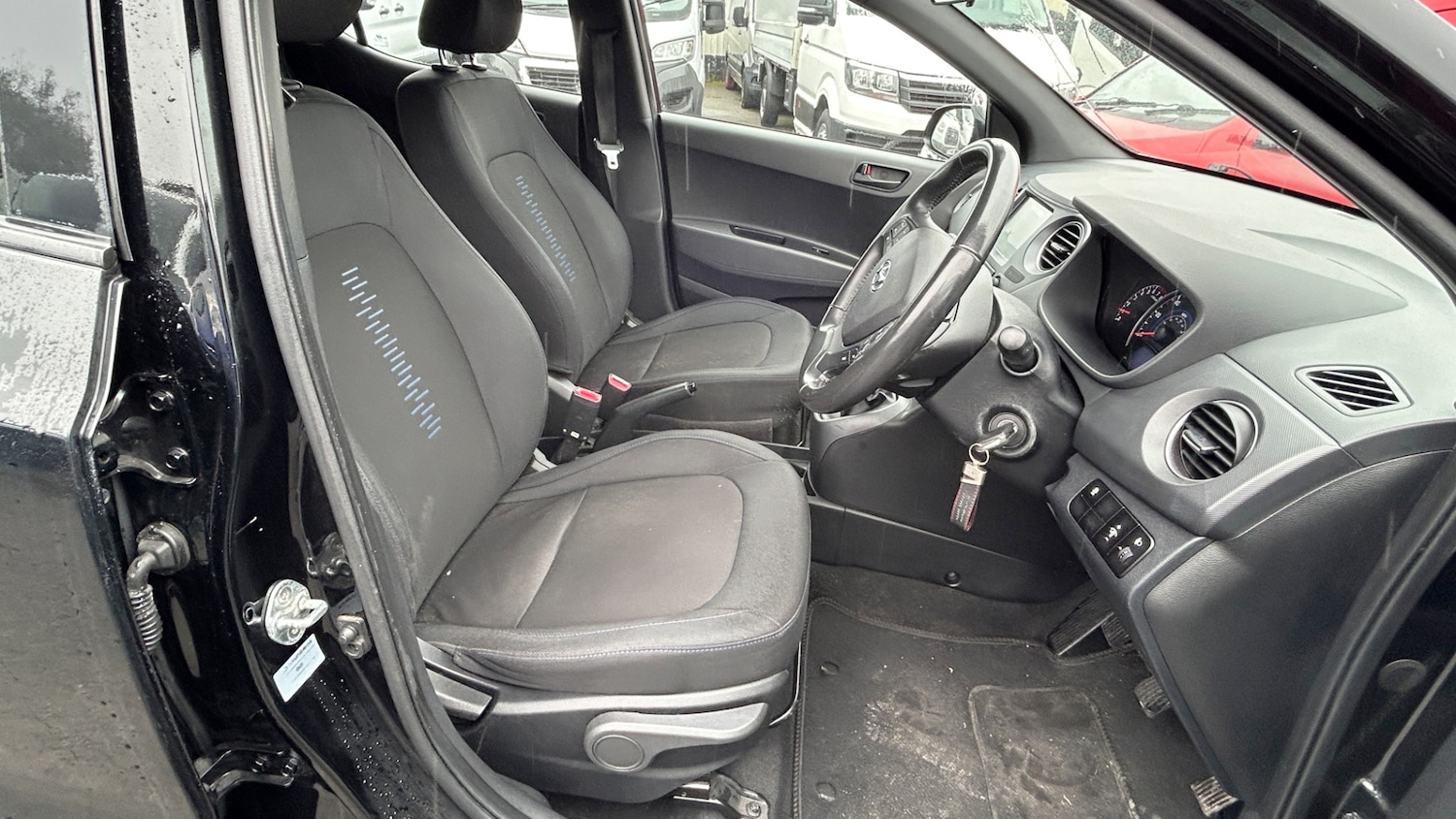 Used Hyundai i10 2018 for sale - 77904232: Photo 3