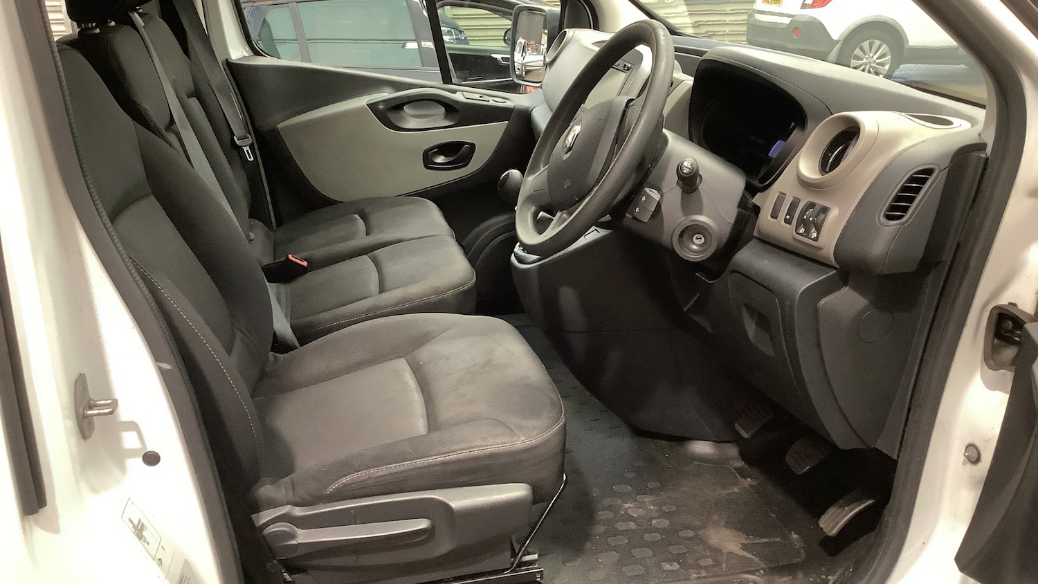 Used Renault Trafic 2019 for sale - 76505147: Photo 2