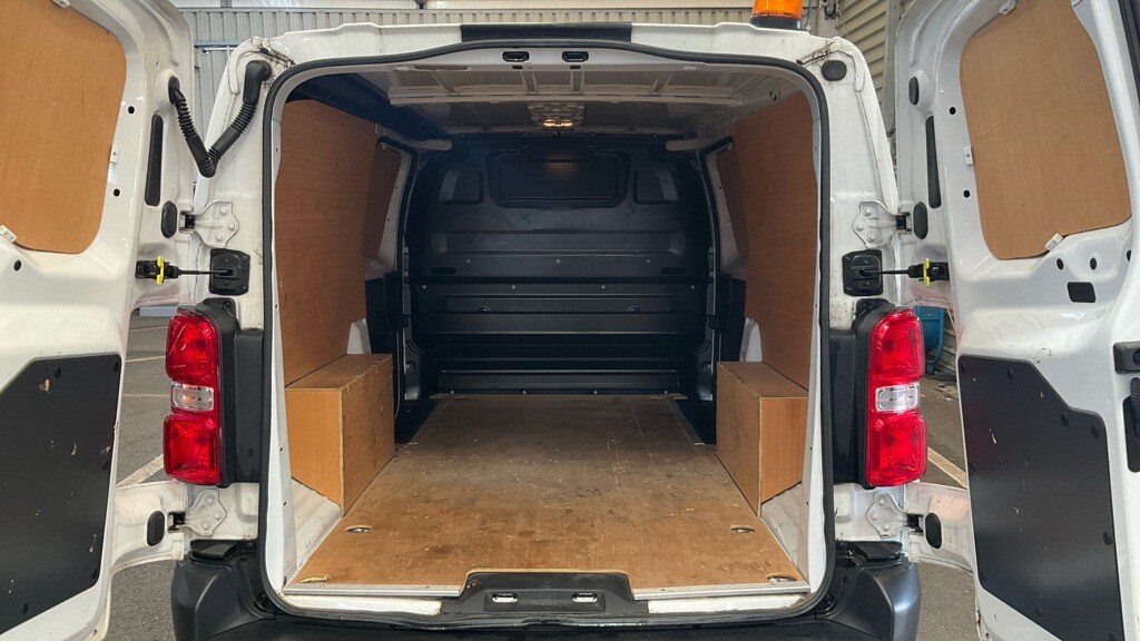 Used Vauxhall Vivaro 2022 for sale - 77745677: Photo 8