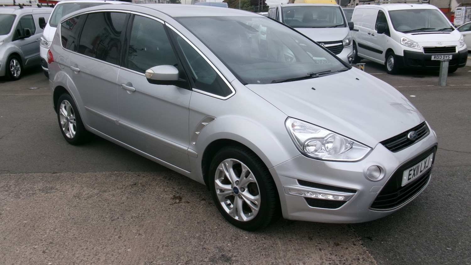 Used Ford S-Max 2011 for sale - 76290405: Photo 2