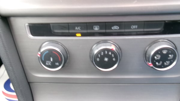 Used Volkswagen Golf 2014 for sale - 76292302: Photo 3