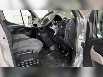 Used Nissan NV400 2017 for sale - 77170748: Photo