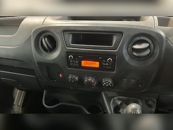 Used Nissan NV400 2017 for sale - 77170748: Photo