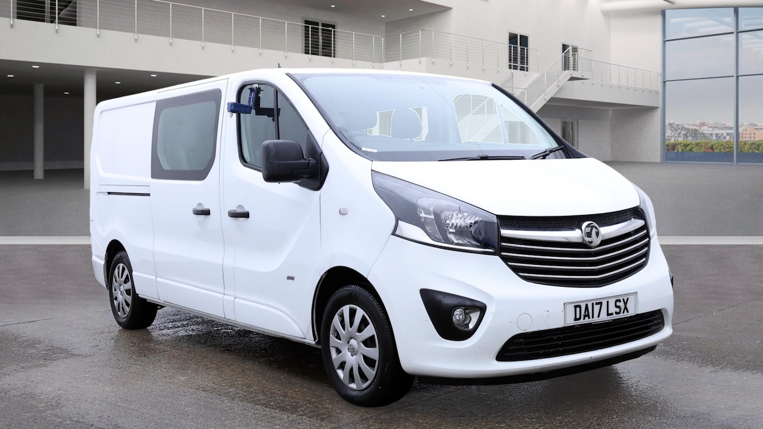 Used Vauxhall Vivaro 2017 for sale - 77045984: Photo 2