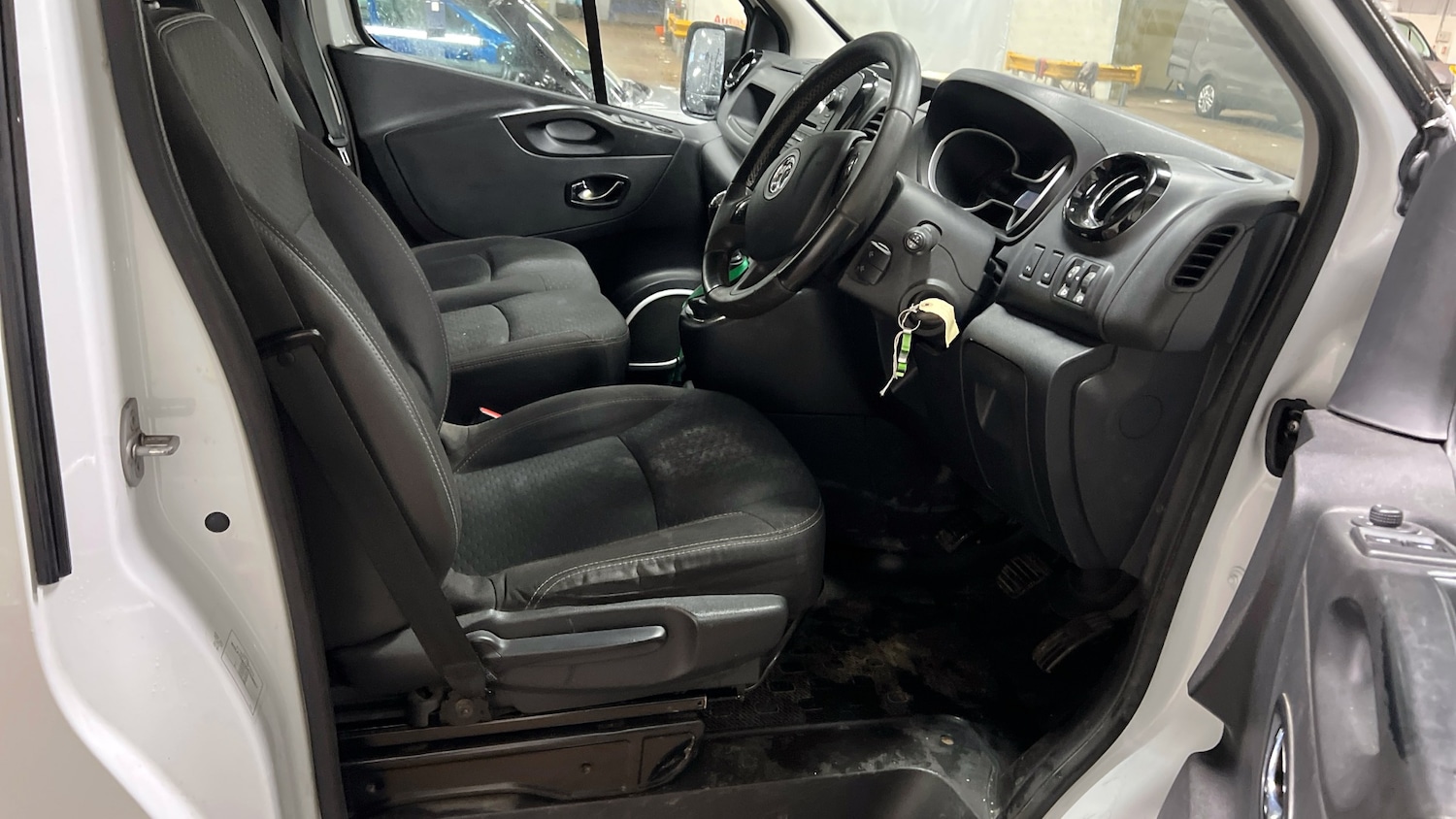 Used Vauxhall Vivaro 2017 for sale - 77045984: Photo 3