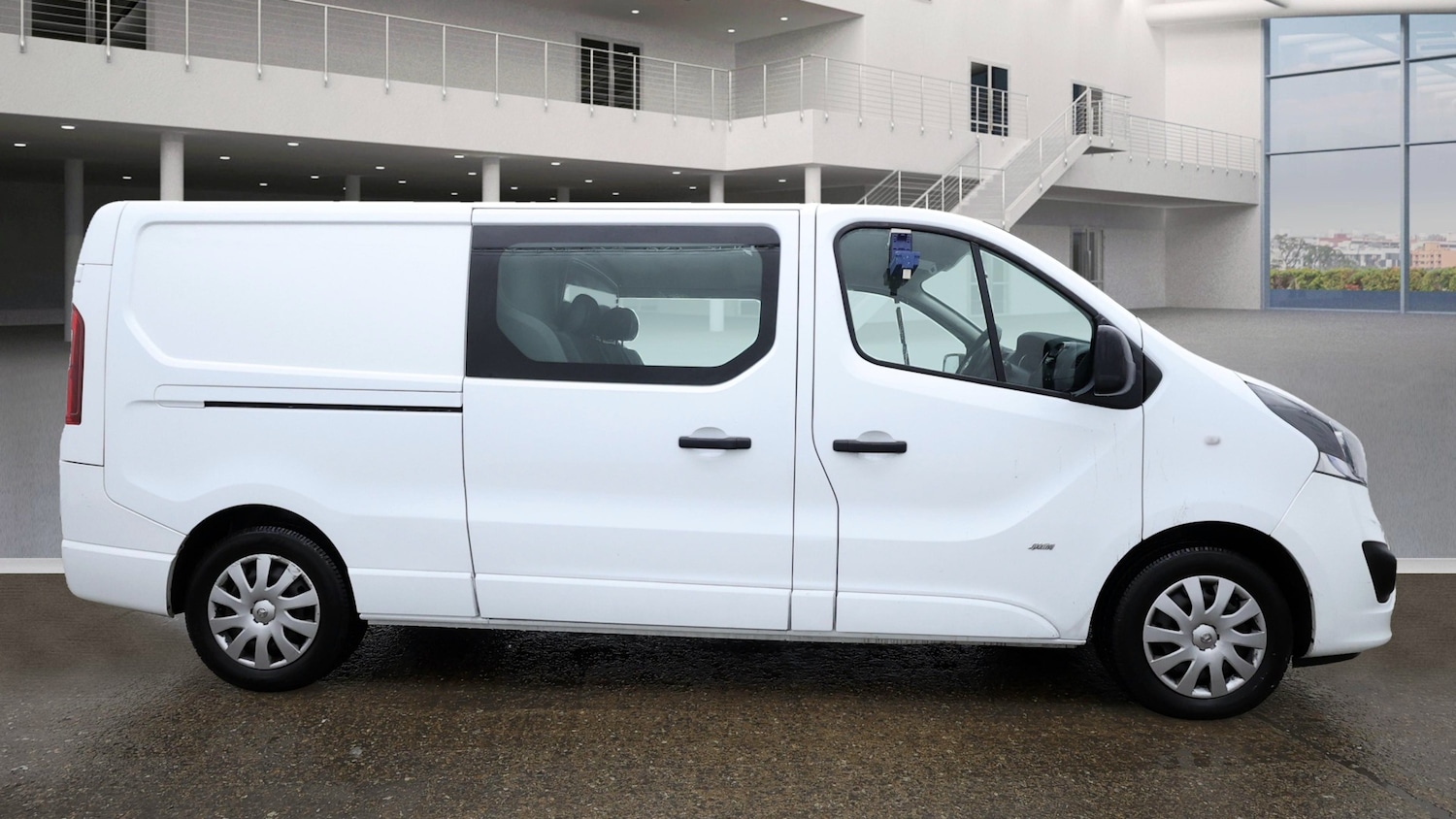 Used Vauxhall Vivaro 2017 for sale - 77045984: Photo 6