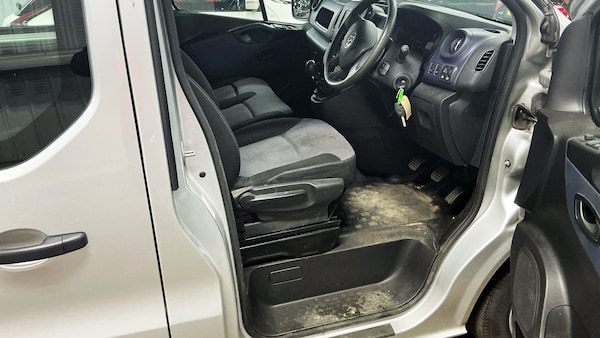 Used Vauxhall Vivaro 2018 for sale - 75516437: Photo 3