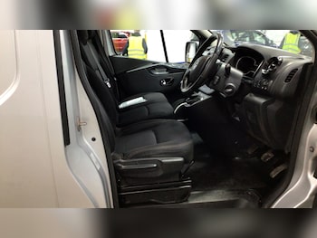 Used Vauxhall Vivaro 2016 for sale - 77272278: Photo
