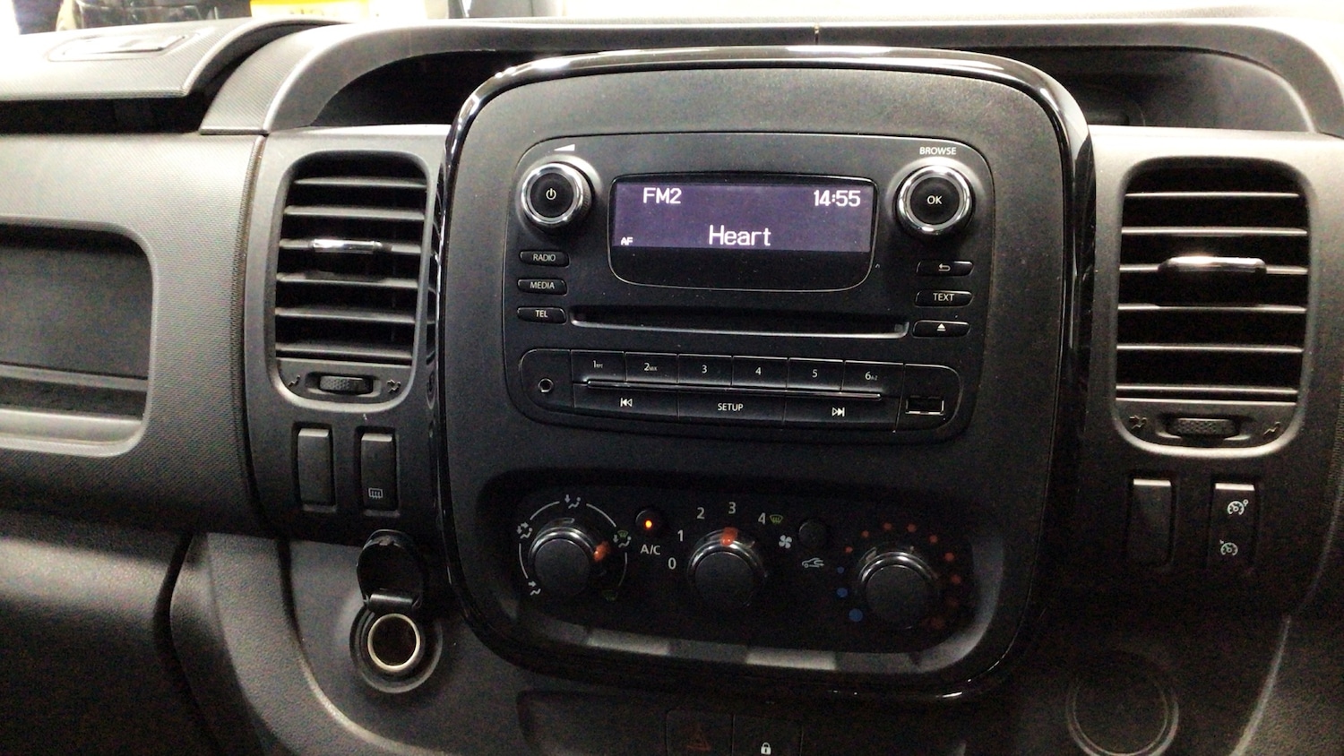 Used Vauxhall Vivaro 2016 for sale - 77272278: Photo 4