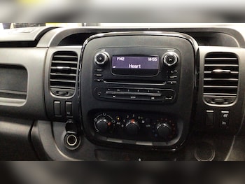 Used Vauxhall Vivaro 2016 for sale - 77272278: Photo