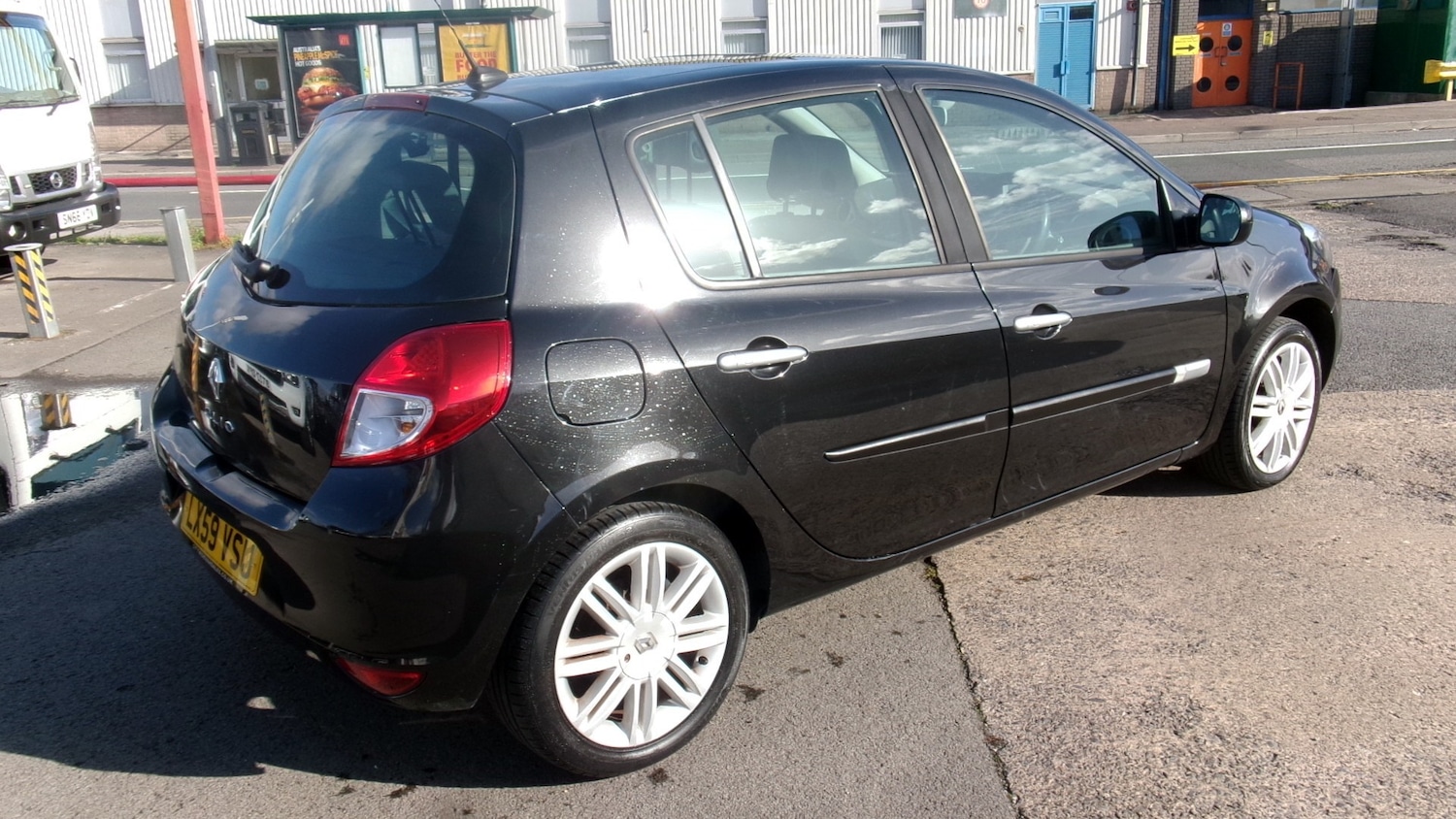 Used Renault Clio 2009 for sale - 76384726: Photo 10