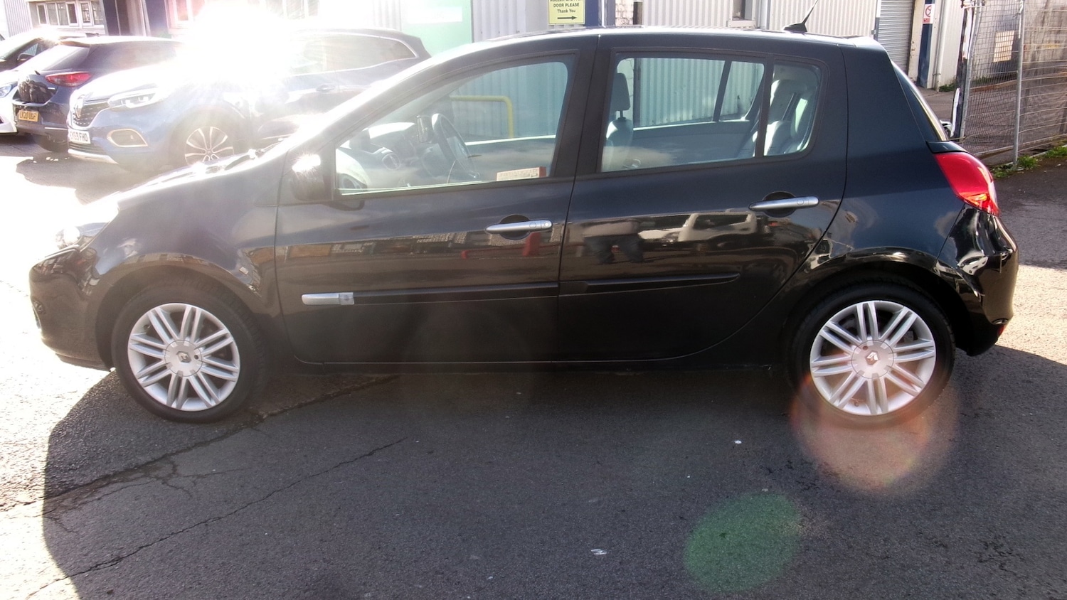 Used Renault Clio 2009 for sale - 76384726: Photo 18