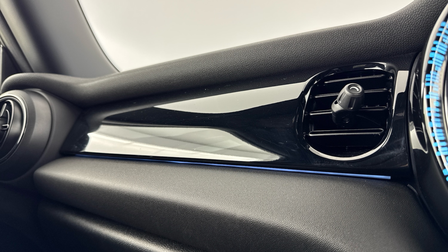 Used MINI Hatch 2022 for sale - 76684728: Photo 28